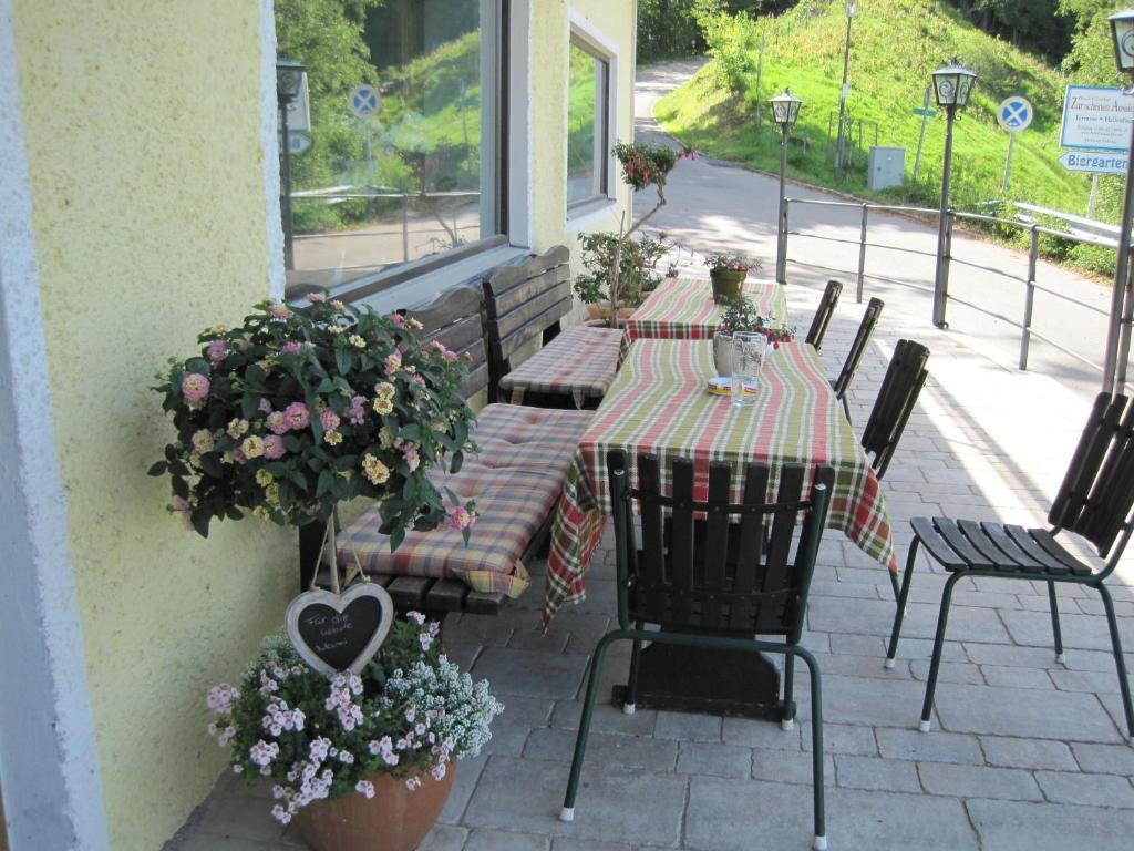 Hotel Zur Schonen Aussicht Ubersee Bagian luar foto