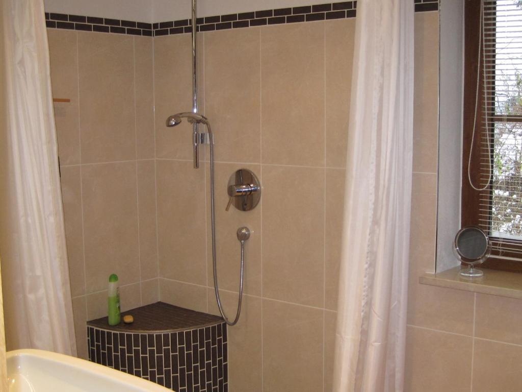 Hotel Zur Schonen Aussicht Ubersee Ruang foto